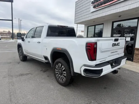 More photos of 2024 GMC Sierra 2500HD Denali Ultimate at Jerry Hunt Supercenter - Lexington, NC
