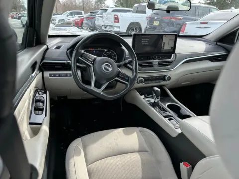 More photos of 2023 Nissan Altima 2.5 SV at Jerry Hunt Supercenter - Lexington, NC