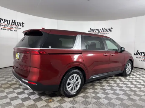 More photos of 2024 Kia Carnival LX at Jerry Hunt Supercenter - Lexington, NC