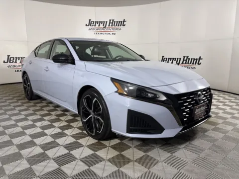 More photos of 2023 Nissan Altima 2.5 SR at Jerry Hunt Supercenter - Lexington, NC