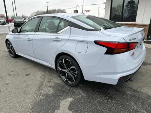 More photos of 2023 Nissan Altima 2.5 SR at Jerry Hunt Supercenter - Lexington, NC