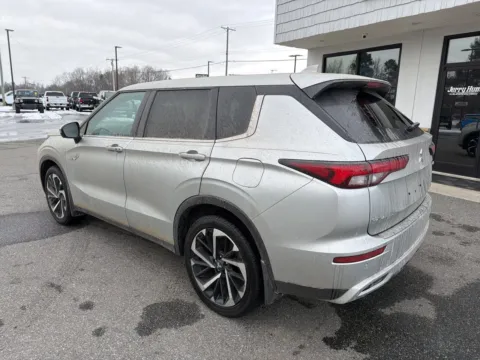 More photos of 2024 Mitsubishi Outlander PHEV SE at Jerry Hunt Supercenter - Lexington, NC