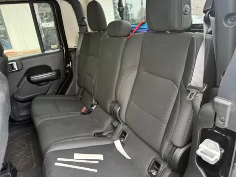 More photos of 2020 Jeep Gladiator Sport at Jerry Hunt Supercenter - Lexington, NC