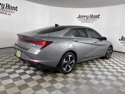 More photos of 2022 Hyundai Elantra Limited at Jerry Hunt Supercenter - Lexington, NC