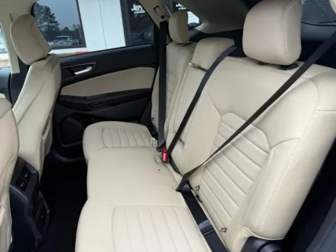 More photos of 2023 Ford Edge SE at Jerry Hunt Supercenter - Lexington, NC