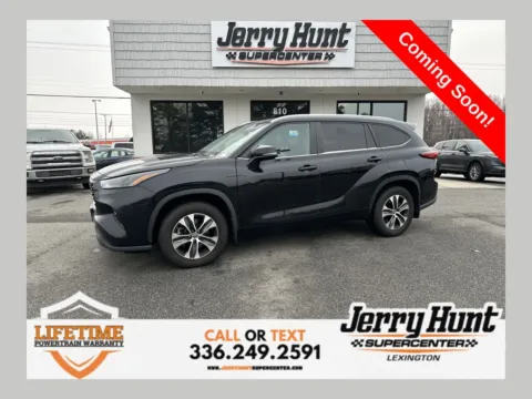 Black 2023 Toyota Highlander XLE for sale in Lexington, NC