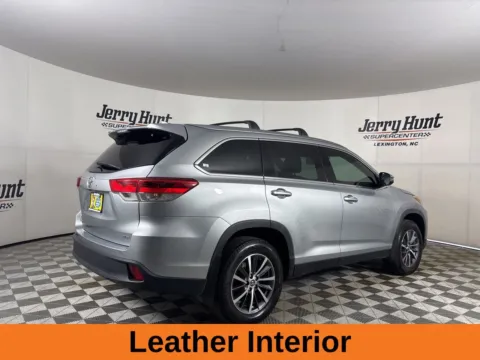 More photos of 2019 Toyota Highlander XLE at Jerry Hunt Supercenter - Lexington, NC