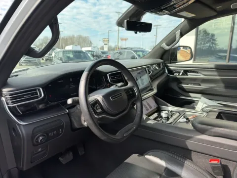 More photos of 2024 Jeep Grand Wagoneer L Series II at Jerry Hunt Supercenter - Lexington, NC