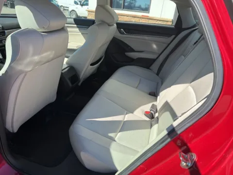 More photos of 2019 Honda Accord LX at Jerry Hunt Supercenter - Lexington, NC