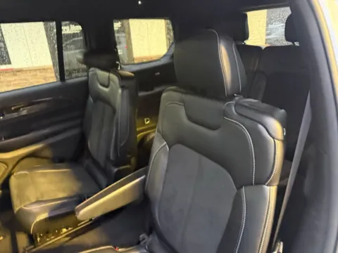 More photos of 2023 Jeep Grand Cherokee L Altitude at Jerry Hunt Supercenter - Lexington, NC