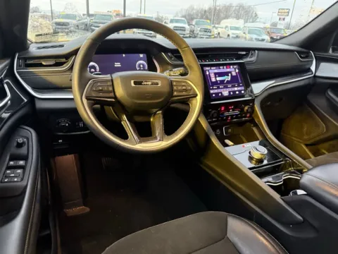 More photos of 2023 Jeep Grand Cherokee L Altitude at Jerry Hunt Supercenter - Lexington, NC