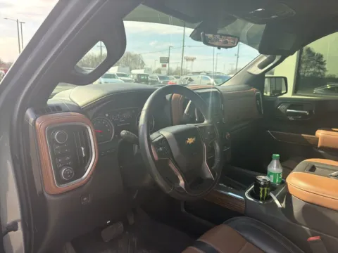 More photos of 2019 Chevrolet Silverado 1500 High Country at Jerry Hunt Supercenter - Lexington, NC