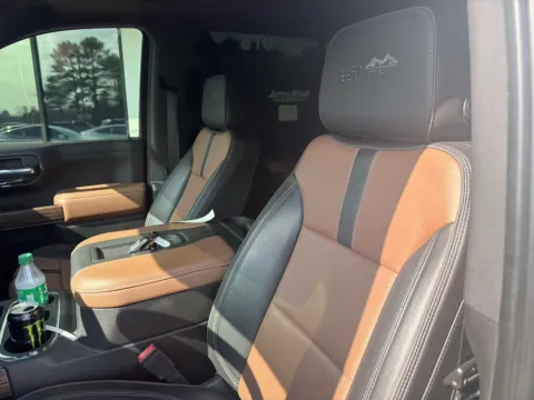 Another view of 2019 Chevrolet Silverado 1500 High Country for sale in Lexington, NC at Jerry Hunt Supercenter - Lexington