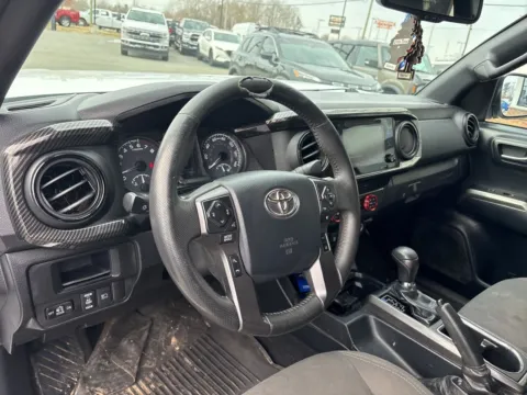 More photos of 2019 Toyota Tacoma TRD Off-Road at Jerry Hunt Supercenter - Lexington, NC