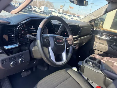 More photos of 2024 GMC Sierra 1500 Elevation at Jerry Hunt Supercenter - Lexington, NC