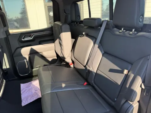 More photos of 2022 GMC Sierra 1500 SLT at Jerry Hunt Supercenter - Lexington, NC