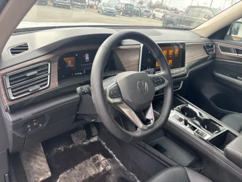 More photos of 2025 Volkswagen Atlas 2.0T SEL at Jerry Hunt Supercenter - Lexington, NC