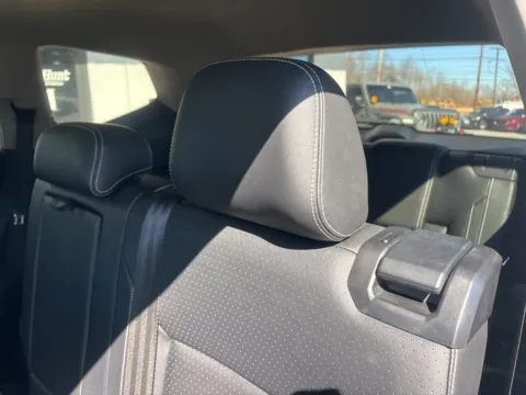 More photos of 2022 Volkswagen Atlas 3.6L V6 SE w/Technology at Jerry Hunt Supercenter - Lexington, NC