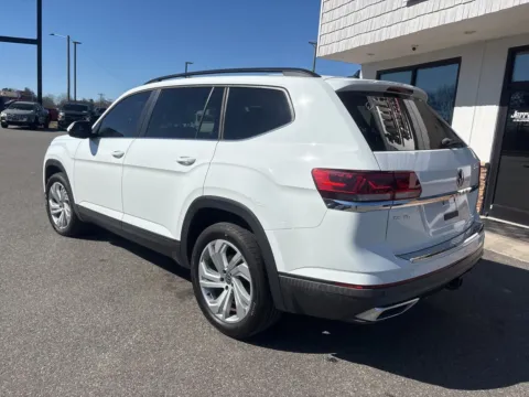 More photos of 2022 Volkswagen Atlas 3.6L V6 SE w/Technology at Jerry Hunt Supercenter - Lexington, NC