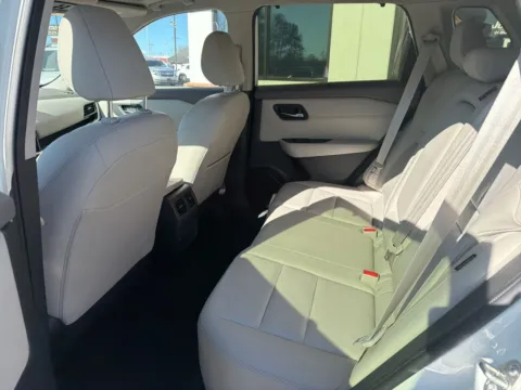 More photos of 2023 Nissan Rogue SL at Jerry Hunt Supercenter - Lexington, NC