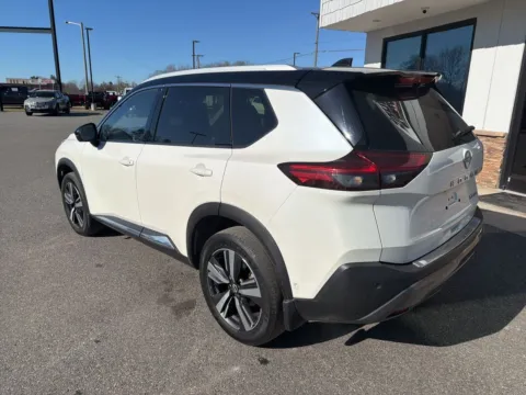 More photos of 2023 Nissan Rogue SL at Jerry Hunt Supercenter - Lexington, NC