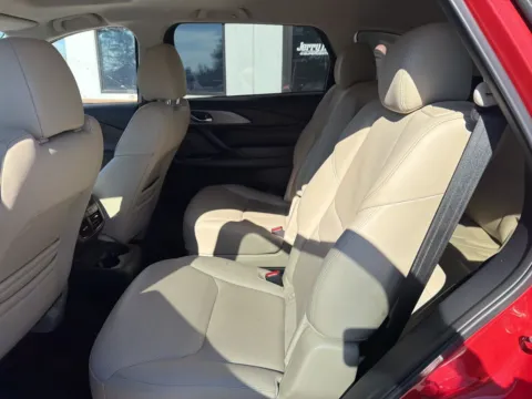 More photos of 2023 Mazda CX-9 Touring at Jerry Hunt Supercenter - Lexington, NC