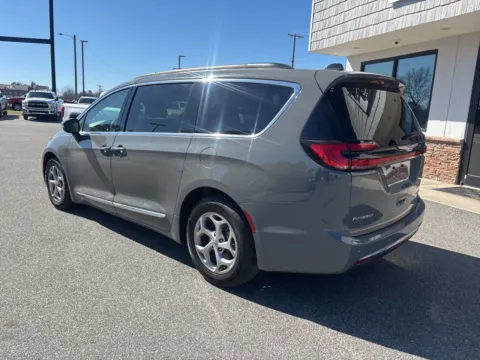More photos of 2023 Chrysler Pacifica Limited at Jerry Hunt Supercenter - Lexington, NC