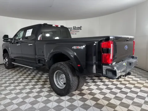 More photos of 2023 Ford F-350SD Lariat at Jerry Hunt Supercenter - Lexington, NC