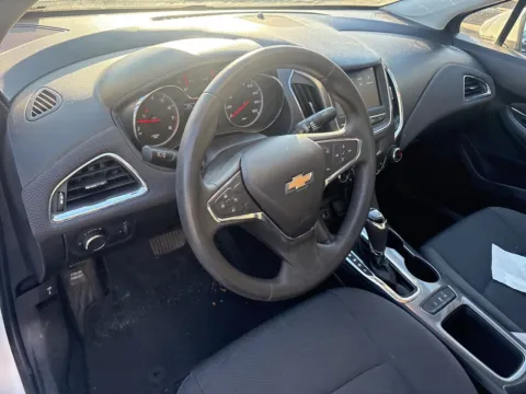 More photos of 2019 Chevrolet Cruze LT at Jerry Hunt Supercenter - Lexington, NC