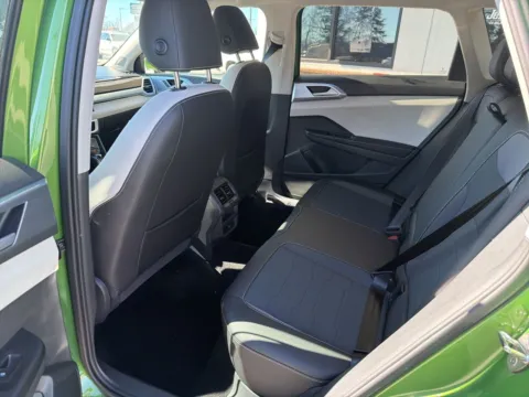 More photos of 2025 Volkswagen Taos 1.5T SE at Jerry Hunt Supercenter - Lexington, NC