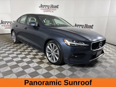 More photos of 2021 Volvo S60 T5 Momentum at Jerry Hunt Supercenter - Lexington, NC
