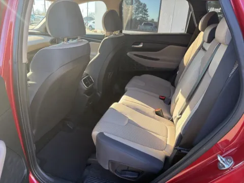 More photos of 2019 Hyundai Santa Fe SE at Jerry Hunt Supercenter - Lexington, NC