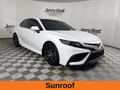 More photos of 2021 Toyota Camry SE at Jerry Hunt Supercenter - Lexington, NC