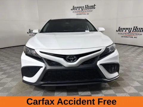 More photos of 2021 Toyota Camry SE at Jerry Hunt Supercenter - Lexington, NC