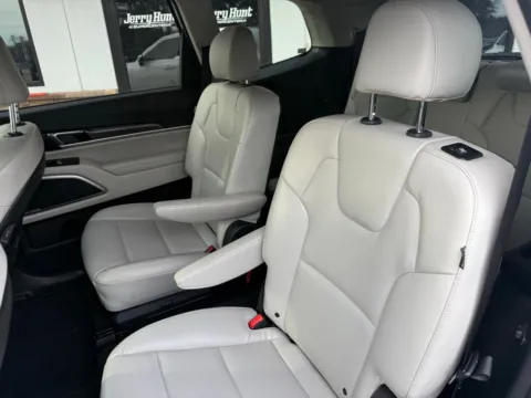 More photos of 2024 Kia Telluride S at Jerry Hunt Supercenter - Lexington, NC