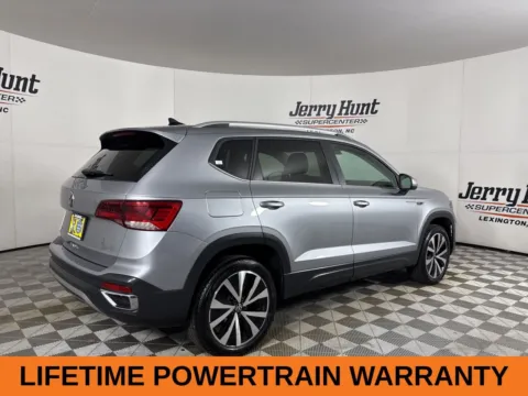More photos of 2024 Volkswagen Taos 1.5T SE at Jerry Hunt Supercenter - Lexington, NC