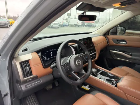 More photos of 2024 Nissan Pathfinder Platinum at Jerry Hunt Supercenter - Lexington, NC