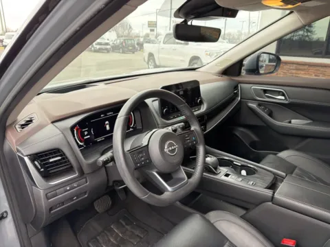 More photos of 2023 Nissan Rogue Platinum at Jerry Hunt Supercenter - Lexington, NC