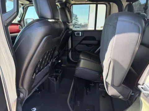 More photos of 2022 Jeep Gladiator Rubicon at Jerry Hunt Supercenter - Lexington, NC