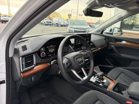 More photos of 2023 Audi Q5 45 S line Premium at Jerry Hunt Supercenter - Lexington, NC