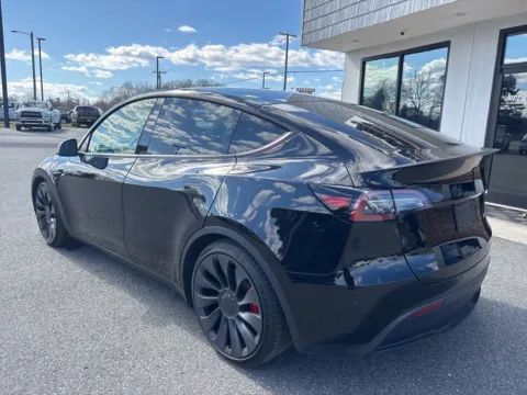 More photos of 2023 Tesla Model Y Performance at Jerry Hunt Supercenter - Lexington, NC