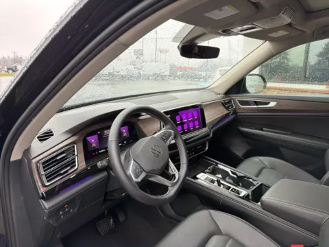 More photos of 2025 Volkswagen Atlas 2.0T SEL at Jerry Hunt Supercenter - Lexington, NC