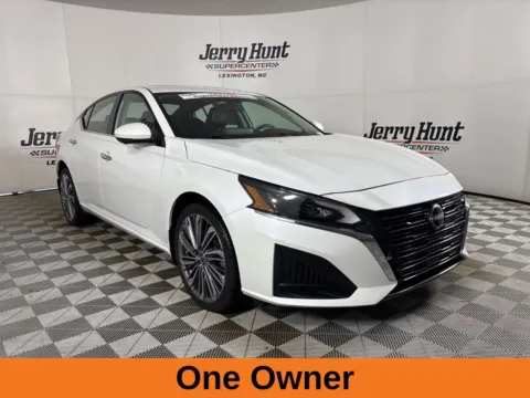 More photos of 2023 Nissan Altima 2.5 SL at Jerry Hunt Supercenter - Lexington, NC