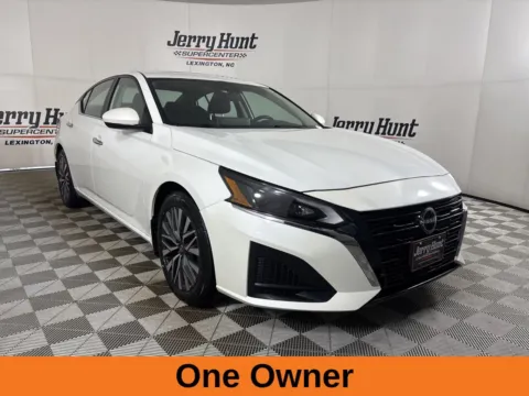 More photos of 2023 Nissan Altima 2.5 SV at Jerry Hunt Supercenter - Lexington, NC