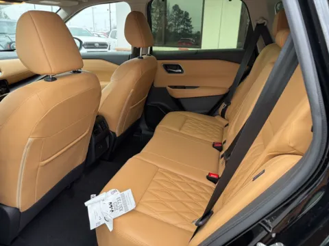 More photos of 2023 Nissan Rogue Platinum at Jerry Hunt Supercenter - Lexington, NC