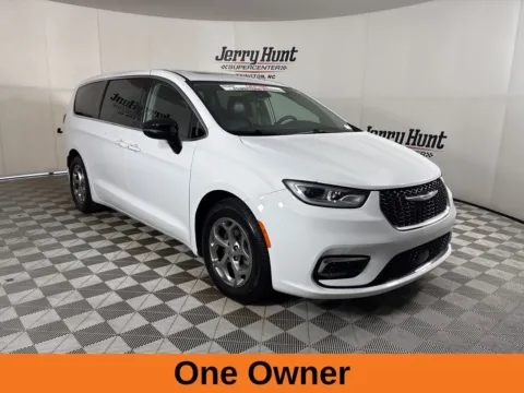 More photos of 2024 Chrysler Pacifica Limited at Jerry Hunt Supercenter - Lexington, NC