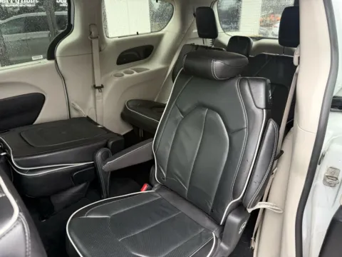 More photos of 2024 Chrysler Pacifica Limited at Jerry Hunt Supercenter - Lexington, NC