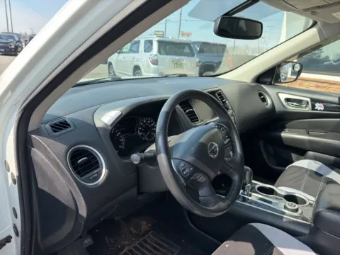 More photos of 2019 Nissan Pathfinder SV at Jerry Hunt Supercenter - Lexington, NC