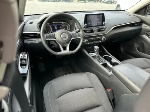 More photos of 2021 Nissan Altima 2.5 SV at Jerry Hunt Supercenter - Lexington, NC