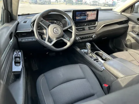 More photos of 2023 Nissan Altima 2.5 SV at Jerry Hunt Supercenter - Lexington, NC
